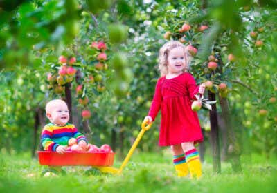 Gefahrenquellen im Garten: So gestalten Sie den Garten kinderfreundlich!