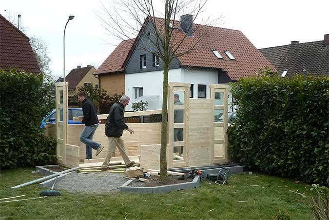 Aufbau Gartenhaus Wände