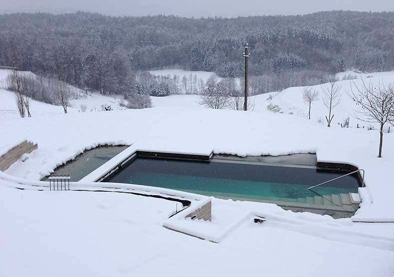 Naturpool im Winter