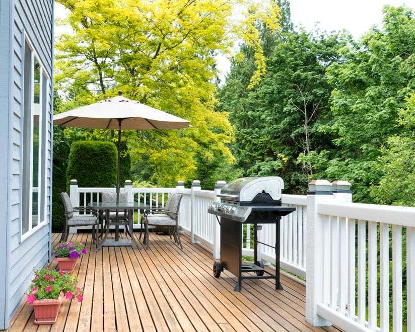 Terrasse mit Holzdielen