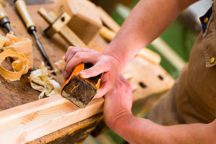 Holz abschleifen