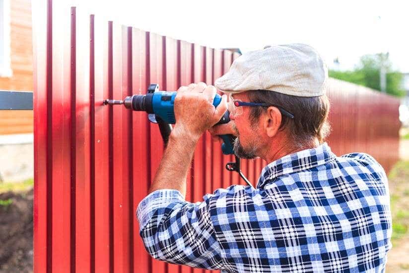 Zaun selber aufbauen aus Metall