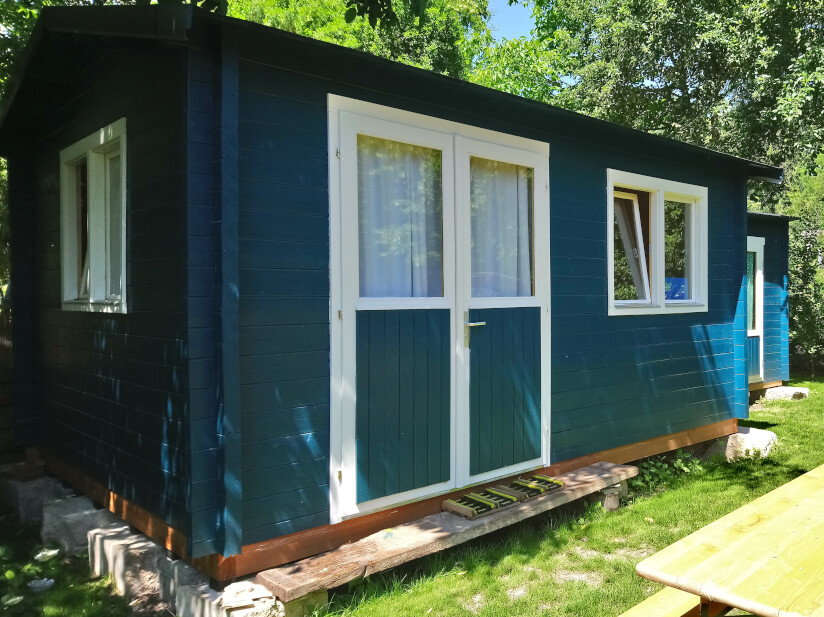 Gartenhäuser in Blau, die zum Träumen einladen