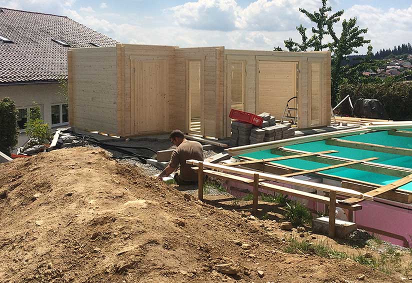 Technik im Anbau: Ein Gartenhaus als Poolhaus