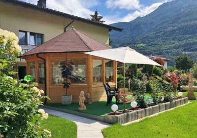 Gartenpavillon Baltum: Schritt für Schritt Aufbau in wunderschöner Alpen-Kulisse Gartenpavillon Baltum: Schritt für Schritt Aufbau in wunderschöner Alpen-Kulisse