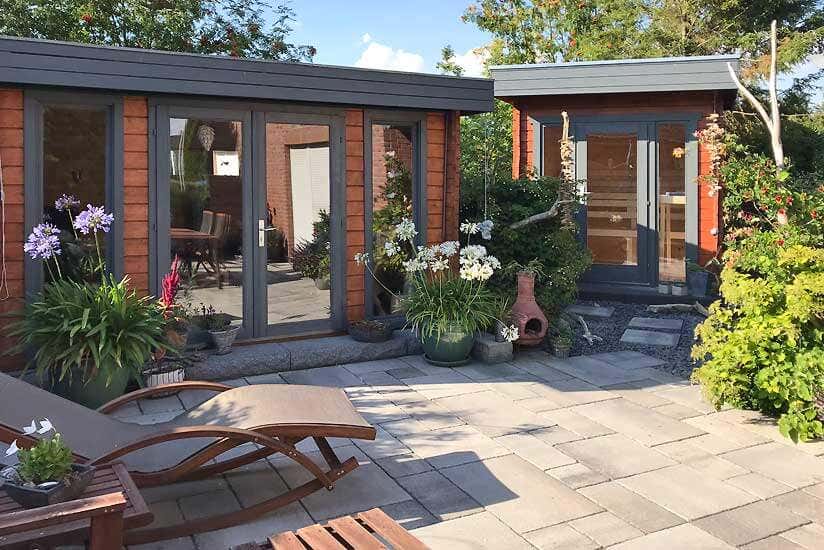 Sauna und Gartenhaus ein DuoEnsemble in einer tollen Gartenlandschaft