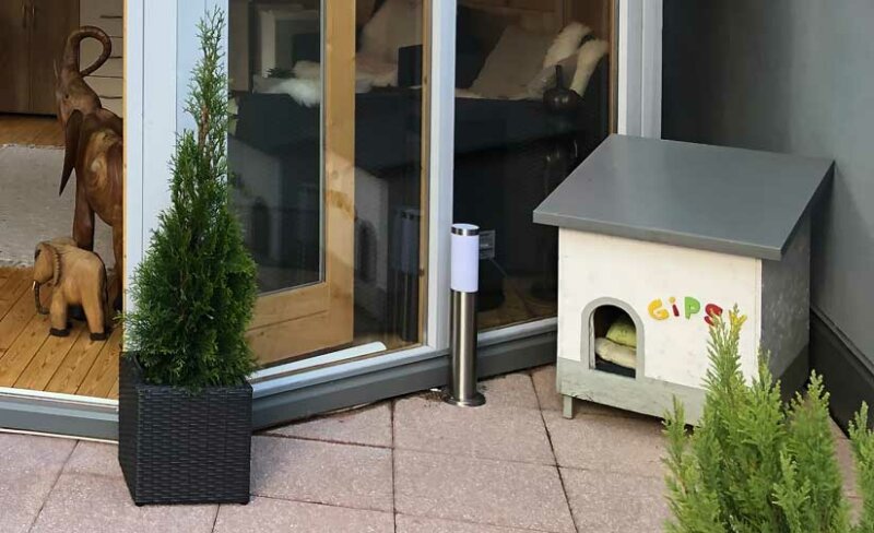 Passt ins Terrassen-Eck: Pavillon Rügen mit Fenstern und Klimaanlage