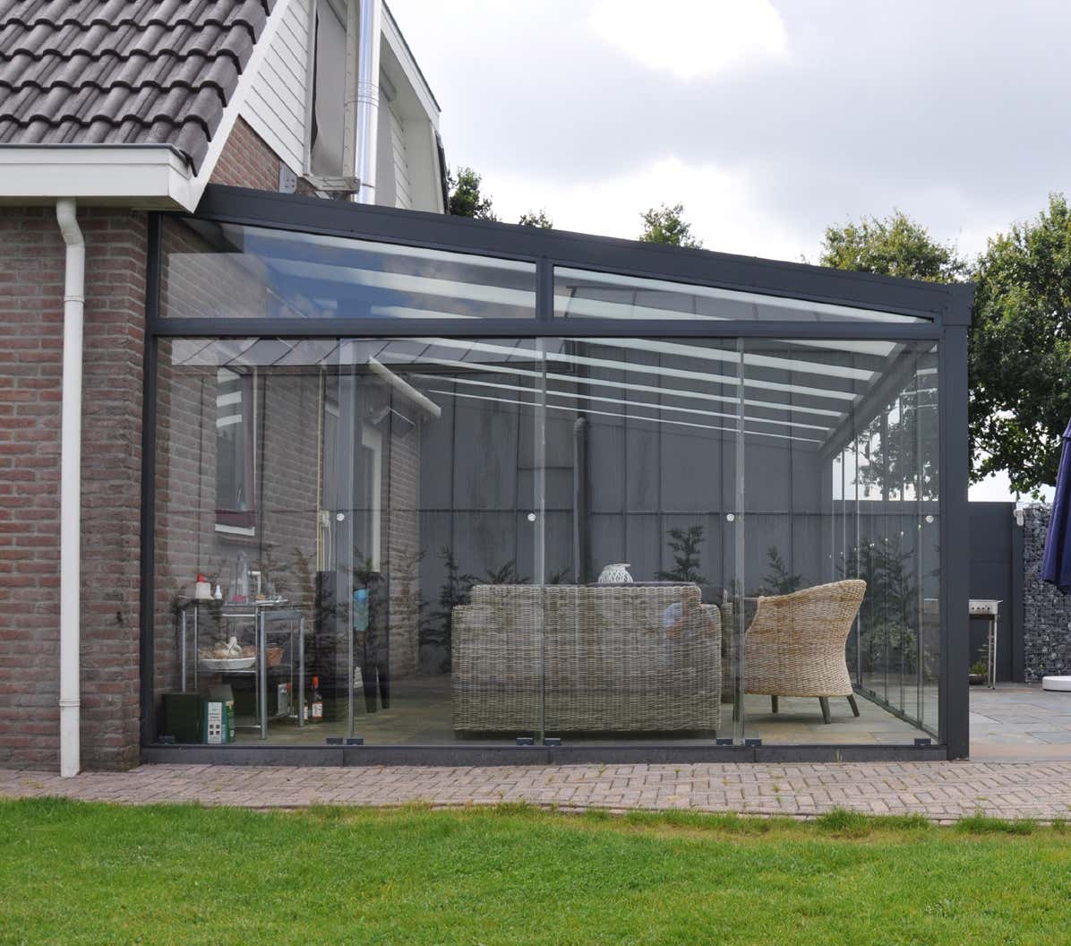Keilfenster mit Sicherheitsglas 250 cm rechts