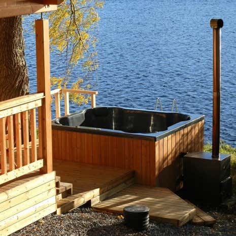 Kundenbild: Hot Tub - Badebottich mit Einsatz aus Sanitäracryl - Quattro