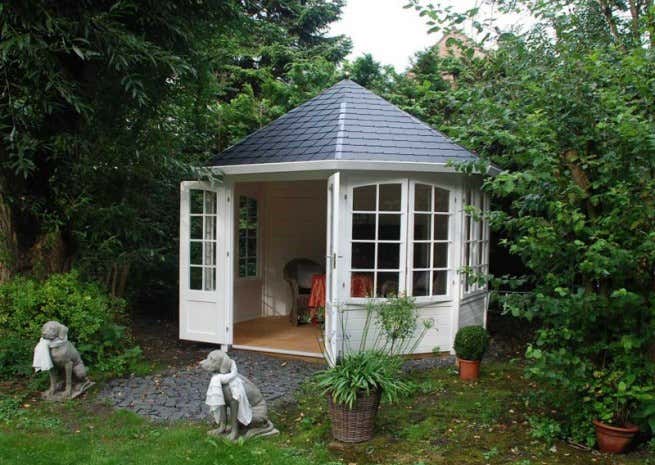 Kundenbild: Gartenpavillon Modell Emma-40 mit vier Fenstern