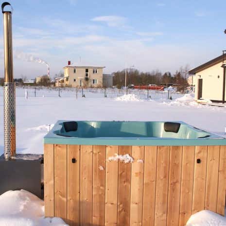 Kundenbild: Hot Tub - Badebottich mit Einsatz aus Sanitäracryl - Quattro
