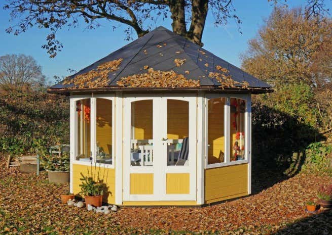 Kundenbild: Gartenpavillon Modell Emma-40 mit vier Fenstern