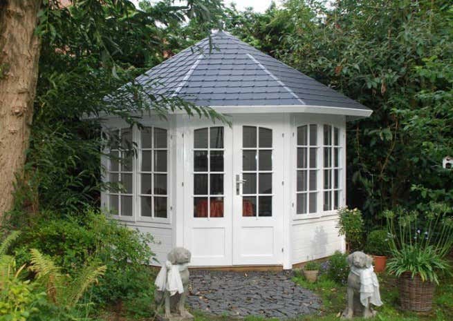Kundenbild: Gartenpavillon Modell Emma-40 mit vier Fenstern