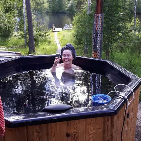 Kundenbild: Hot Tub - Badebottich mit Einsatz aus Sanitäracryl - Achteckig