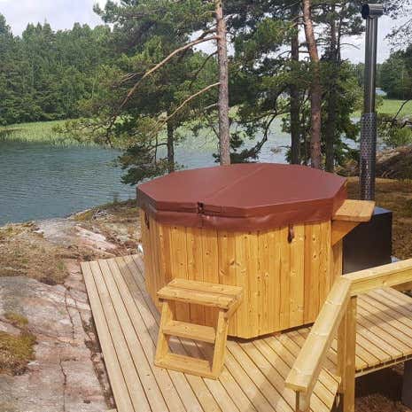 Kundenbild: Hot Tub - Badebottich mit Einsatz aus Sanitäracryl - Achteckig