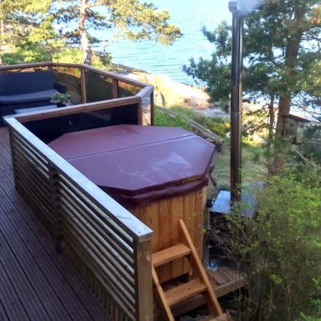 Kundenbild: Hot Tub - Badebottich mit Einsatz aus Sanitäracryl - Achteckig