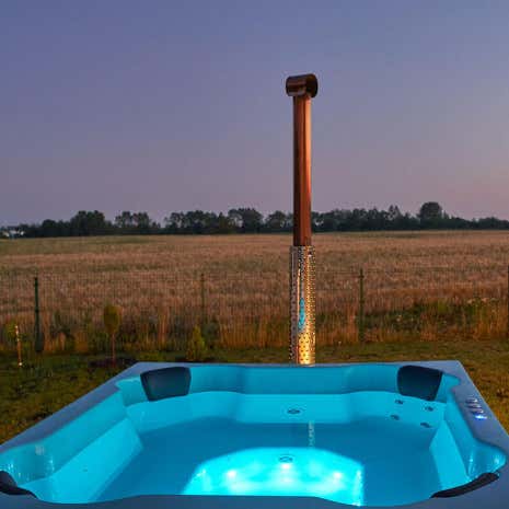 Kundenbild: Hot Tub - Badebottich mit Einsatz aus Sanitäracryl - Quattro