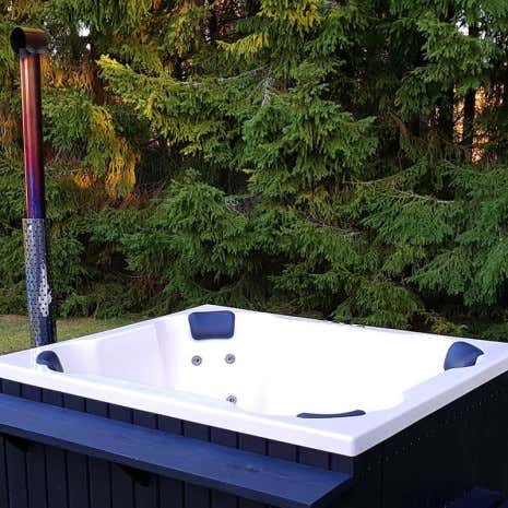 Kundenbild: Hot Tub - Badebottich mit Einsatz aus Sanitäracryl - Quattro