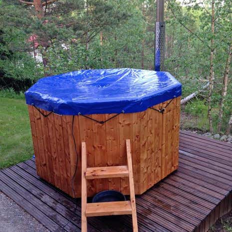 Kundenbild: Hot Tub - Badebottich mit Einsatz aus Sanitäracryl - Achteckig