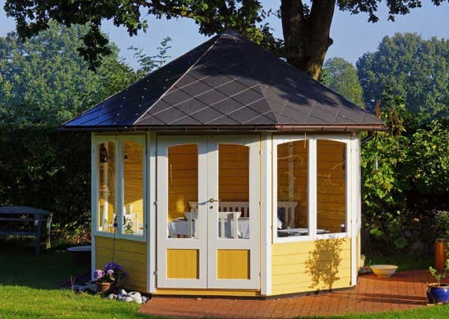 Kundenbild: Gartenpavillon Modell Emma-40 mit vier Fenstern