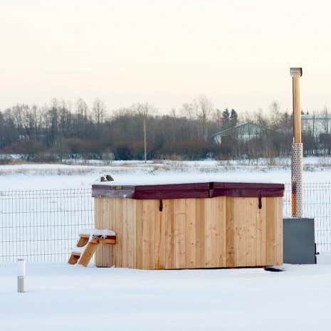 Kundenbild: Hot Tub - Badebottich mit Einsatz aus Sanitäracryl - Quattro
