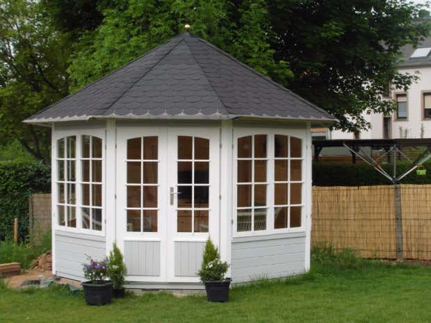 Kundenbild: Gartenpavillon Modell Emma-40 mit vier Fenstern
