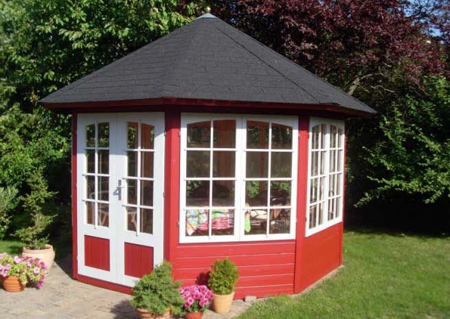 Kundenbild: Gartenpavillon Modell Emma-40 mit vier Fenstern